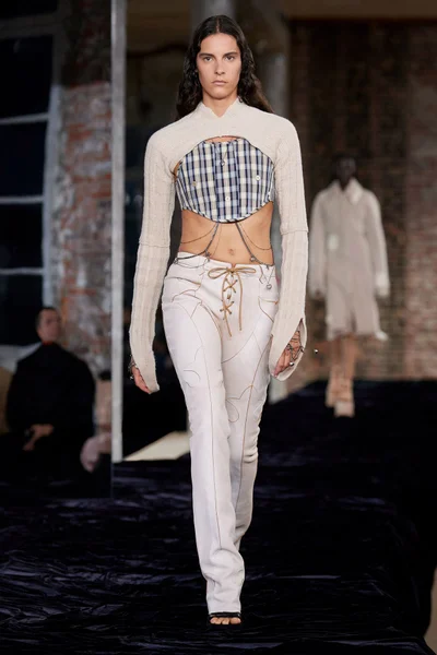 Look 22